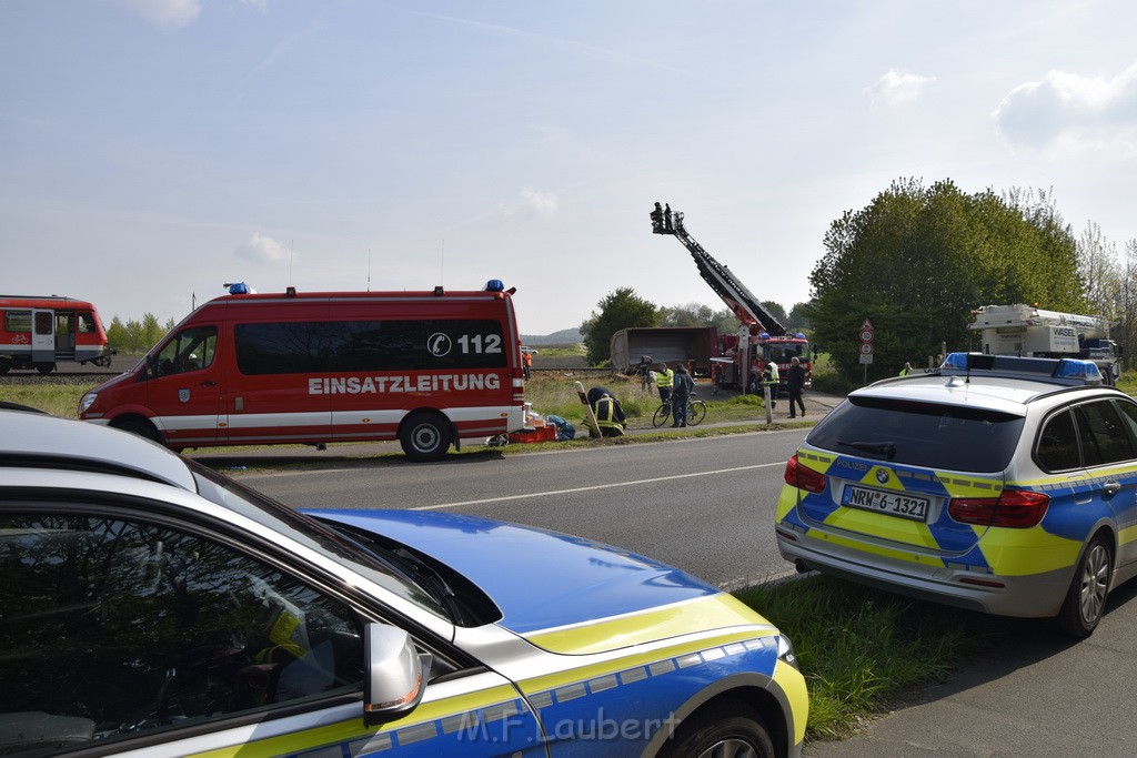 Schwerer VU LKW Zug Bergheim Kenten Koelnerstr P276.JPG - Miklos Laubert